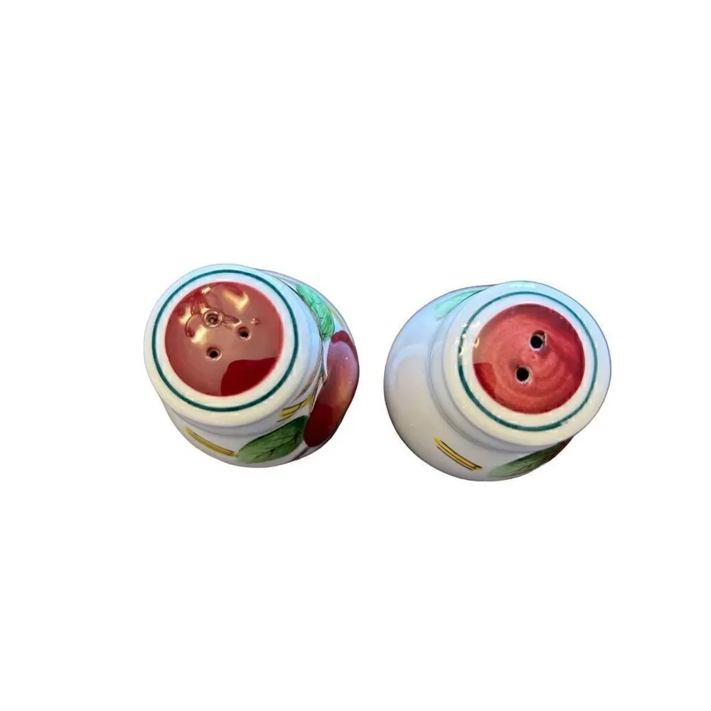 Vintage— UCAGCO Crab Apple salt & pepper shakers *w maker stickers*